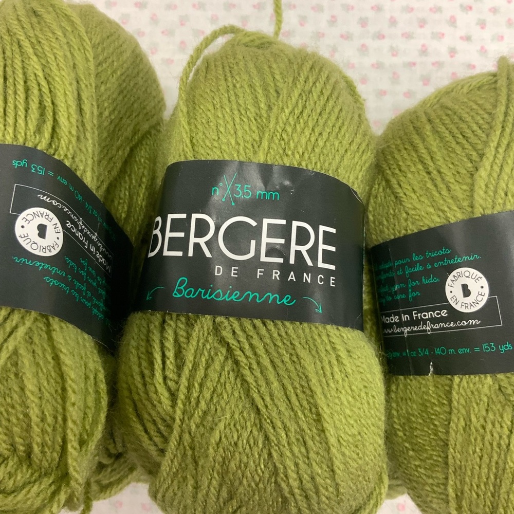 Acrylic Yarn. - Picture 4 of 6